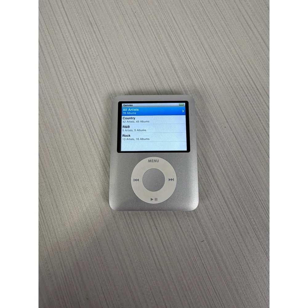 Apple iPod nano 3rd Generation Silver (4 GB)